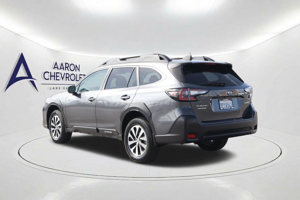 Used 2025 Subaru Outback Premium AWD/4WD image 7