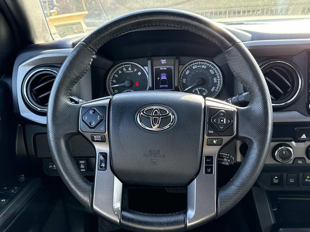 Used 2020 Toyota Tacoma TRD Off-Road w/ Technology Package image 18