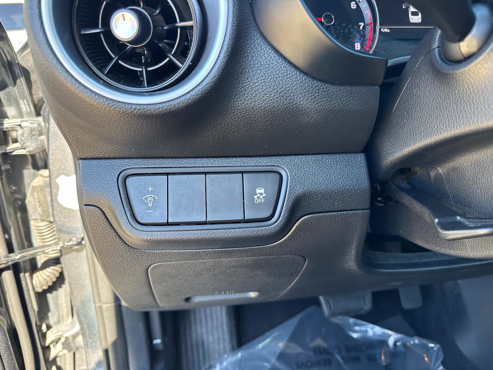 Used 2024 Kia Forte LXS image 30