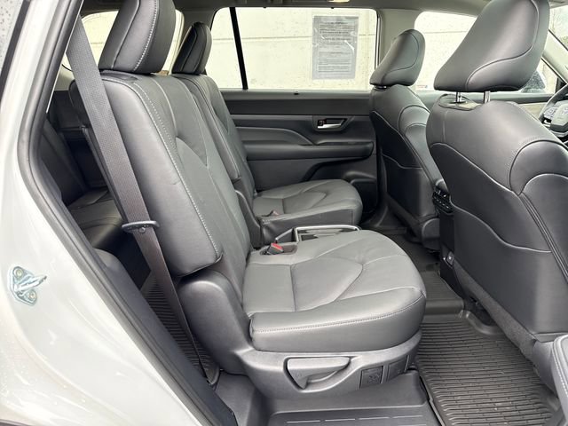 Used 2026 Toyota Grand Highlander Platinum image 14