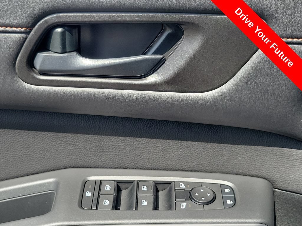 Used 2024 Nissan Pathfinder Rock Creek AWD/4WD image 17