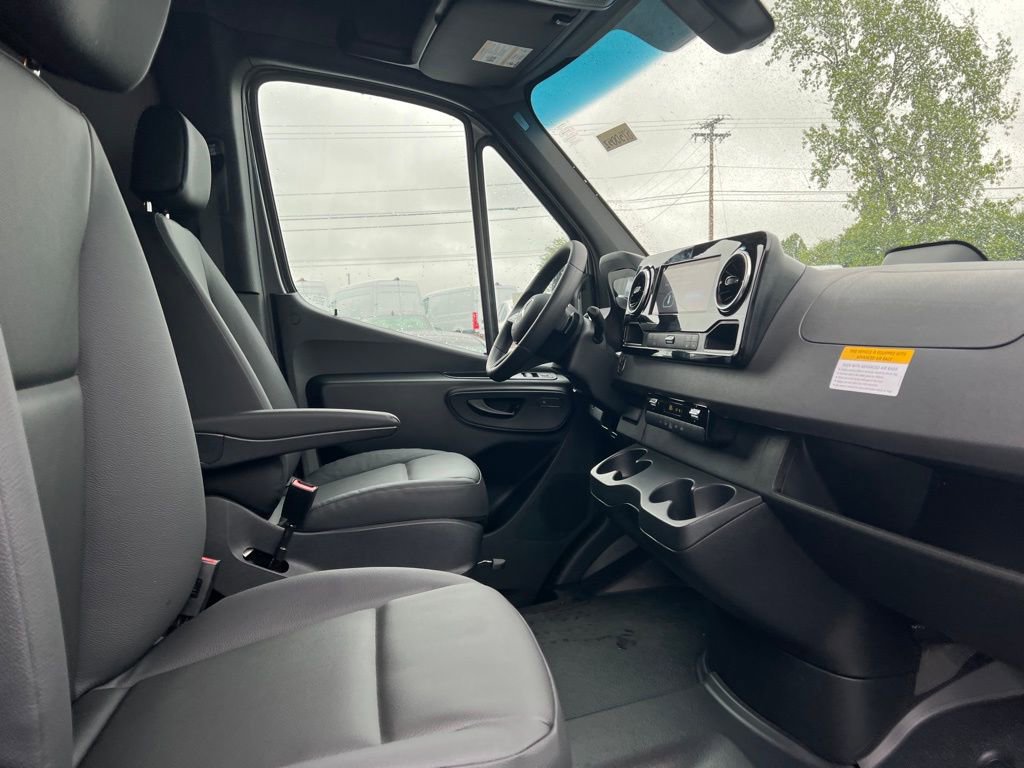 New 2025 Mercedes-Benz Sprinter 2500 image 9