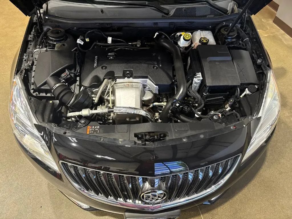 Used 2017 Buick Regal Sport Touring FWD image 8