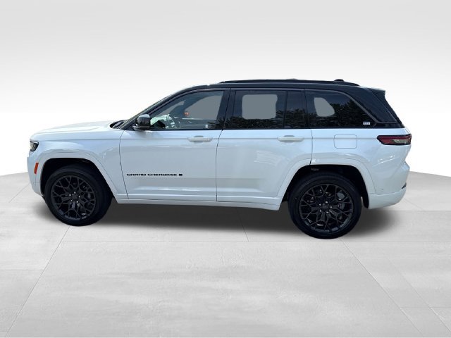 New 2026 Jeep Grand Cherokee Summit w/ Obsidian Package AWD/4WD image 4