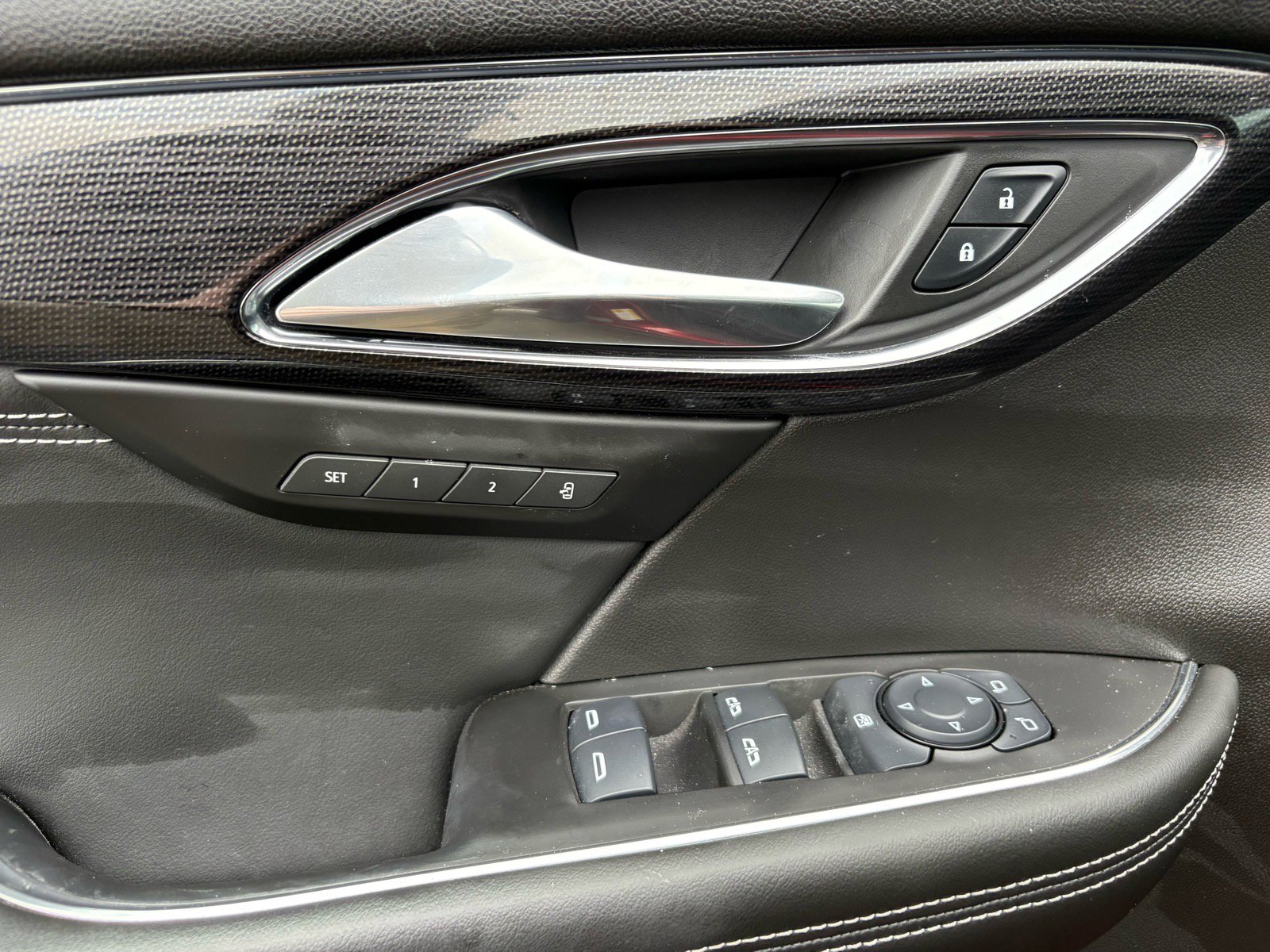 Used 2022 Buick Envision Essence w/ Sport Touring Package image 10