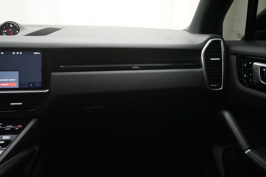 Certified 2021 Porsche Cayenne AWD/4WD image 17