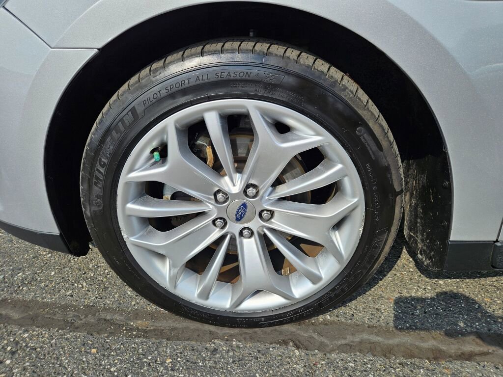 Used 2016 Ford Taurus Limited image 8