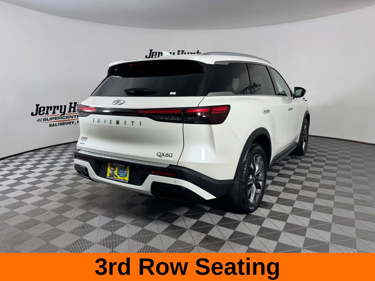 Used 2023 INFINITI QX60 Luxe w/ Performance Audio Package image 7