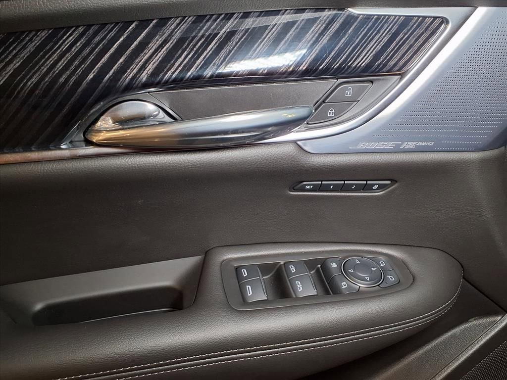 New 2025 Cadillac XT6 Premium Luxury FWD image 17