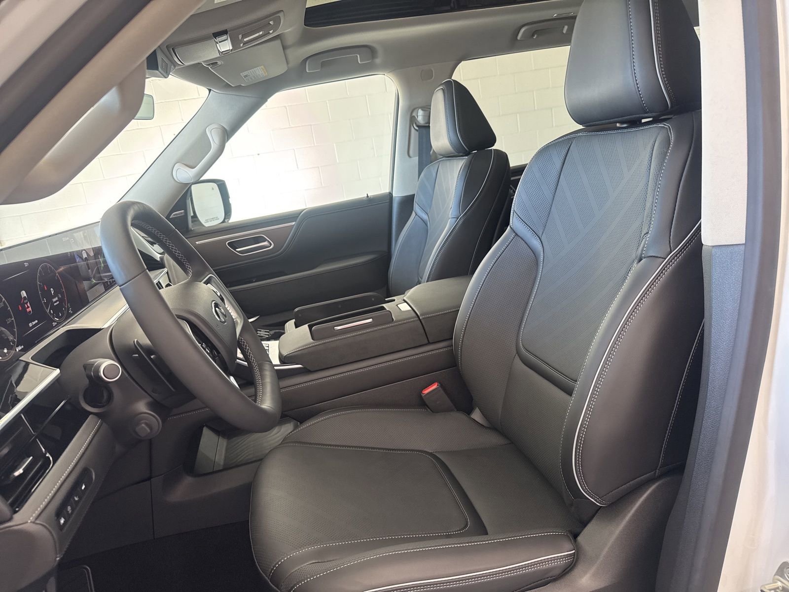 New 2026 INFINITI QX80 Luxe w/ Cargo Package AWD/4WD image 10