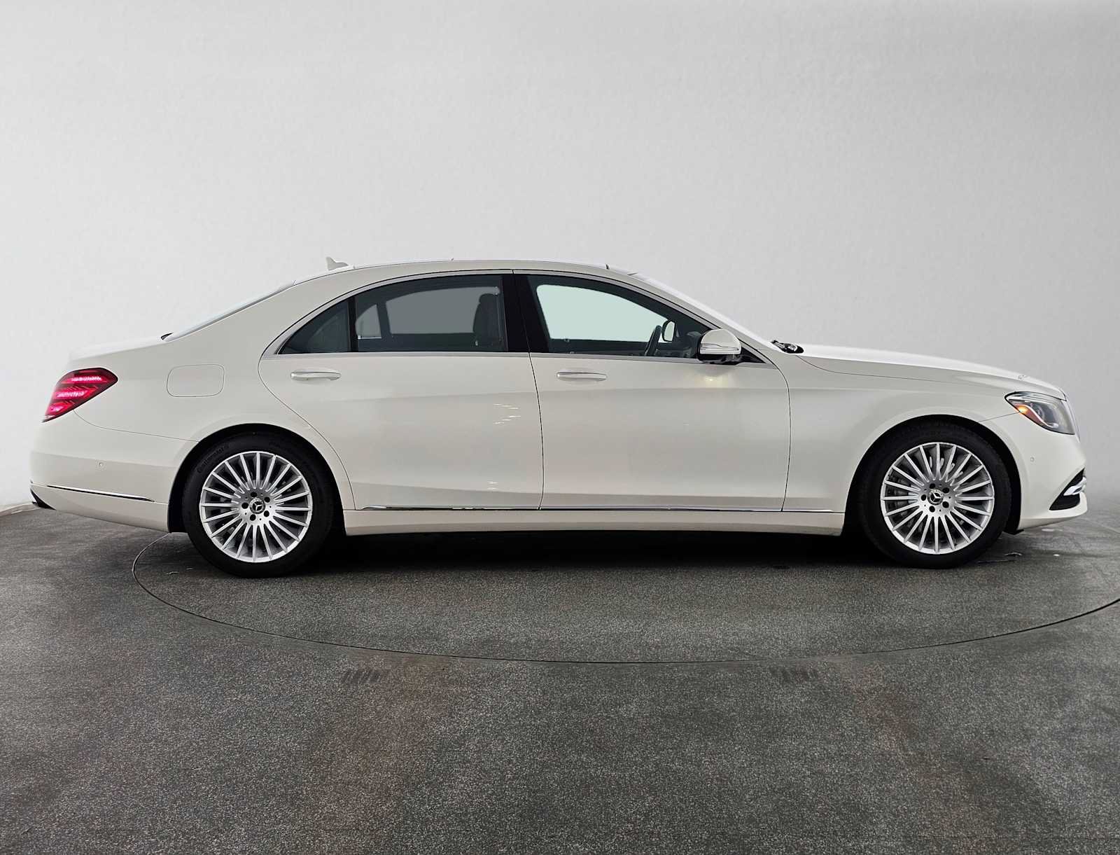 Used 2018 Mercedes-Benz S 560 Sedan image 2