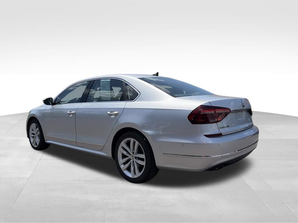 Used 2018 Volkswagen Passat 2.0T SEL Premium FWD image 15