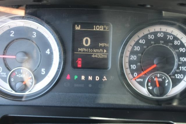 Used 2018 RAM 3500 Tradesman w/ Chrome Appearance Group AWD/4WD image 32