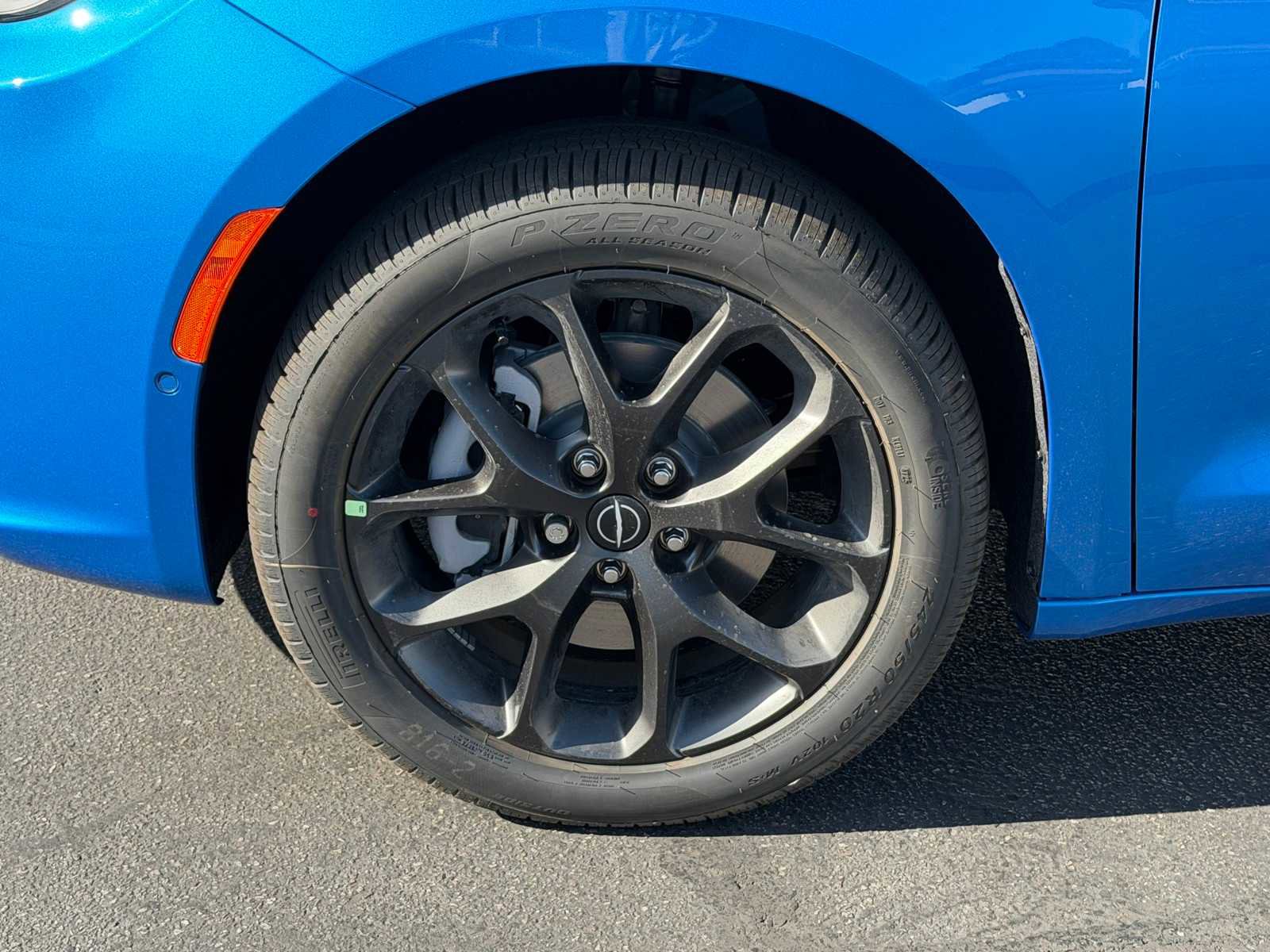 New 2026 Chrysler Pacifica Limited AWD/4WD image 34