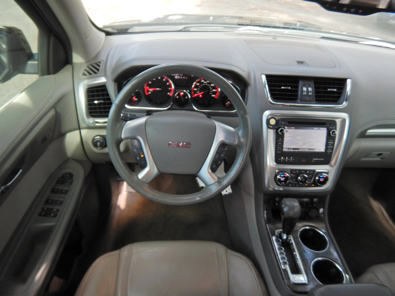 Used 2015 GMC Acadia SLT image 13