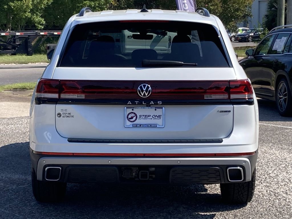New 2026 Volkswagen Atlas Peak Edition image 6