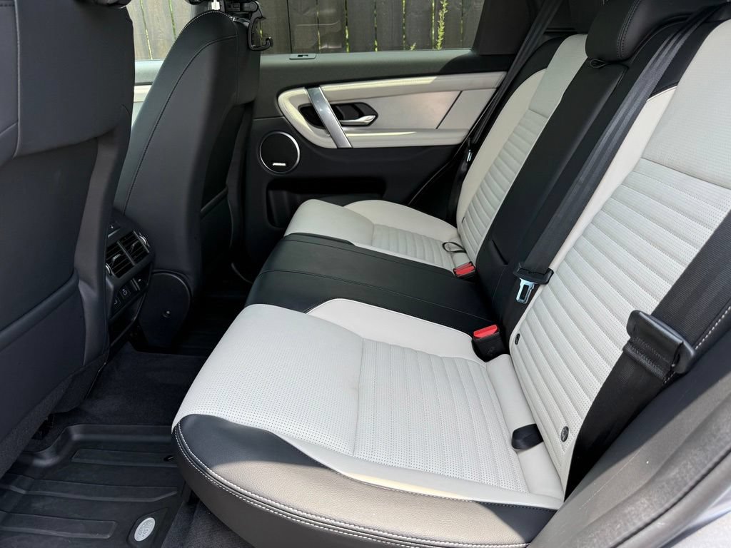 Certified 2025 Land Rover Discovery Sport Dynamic SE AWD/4WD image 34