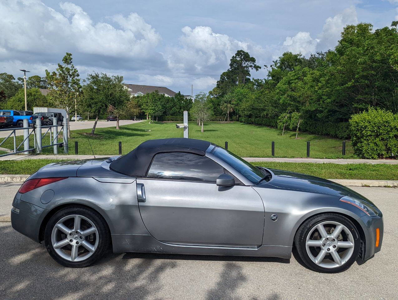 Used 2004 Nissan 350Z Touring image 7