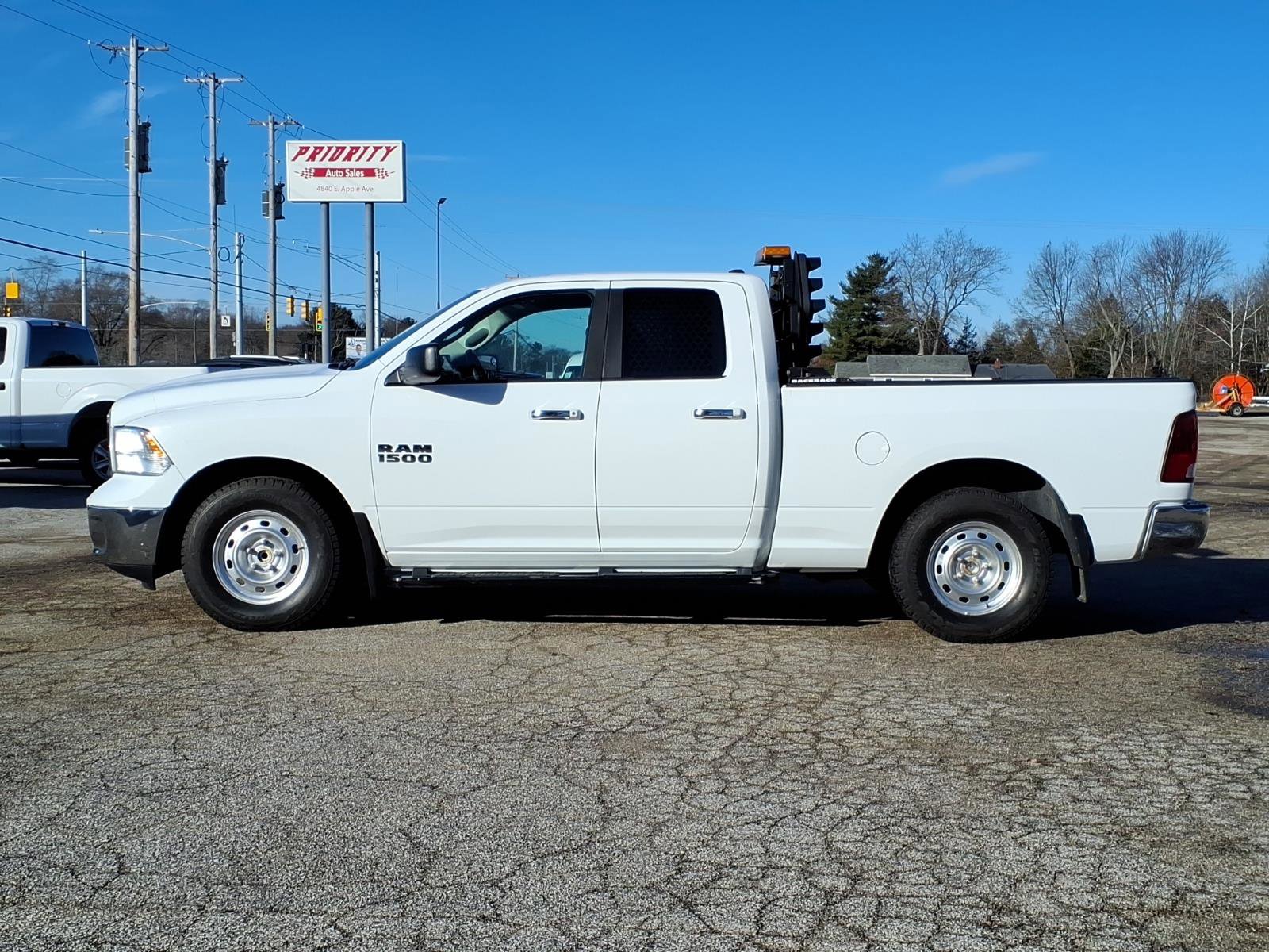 Used 2016 RAM 1500 Classic SLT image 2
