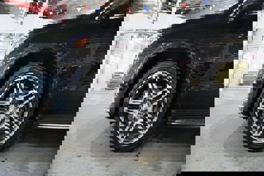 Used 2017 Mercedes-Benz GLS 550 4MATIC image 5