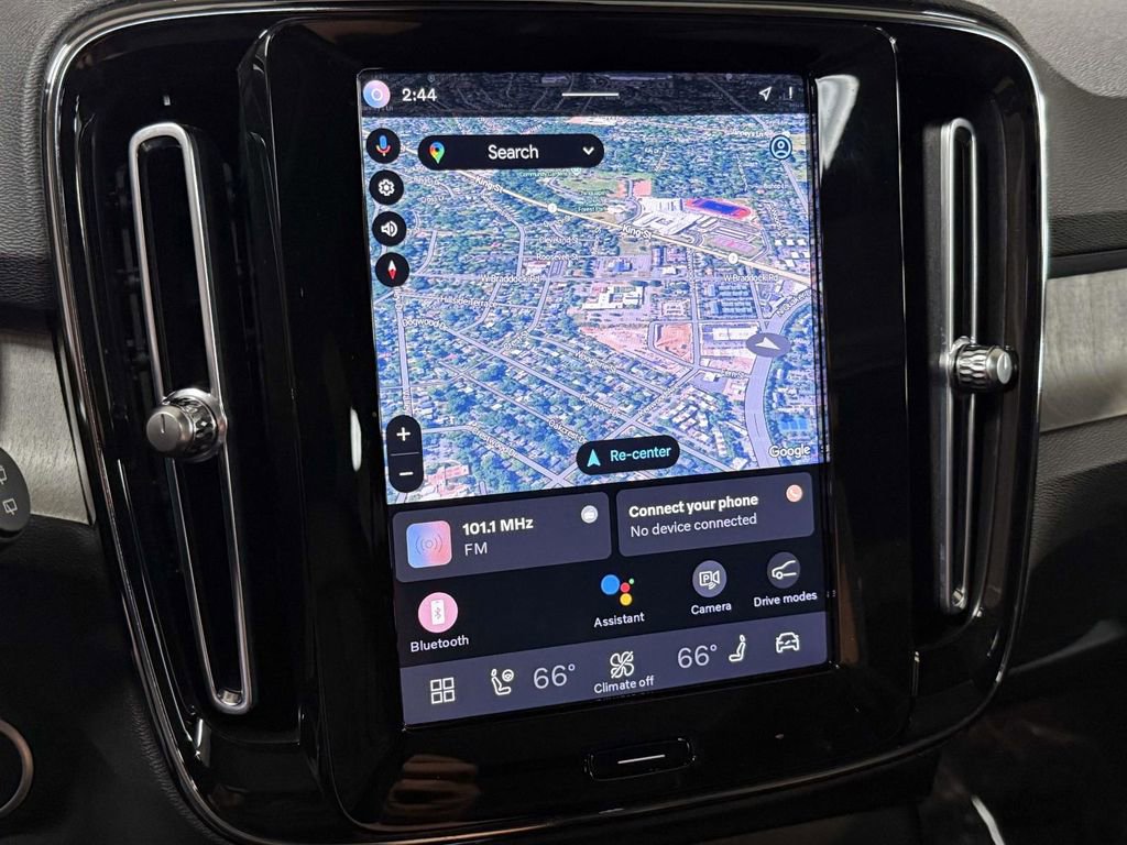 Used 2023 Volvo XC40 B5 Plus w/ Protection Package Premier image 6