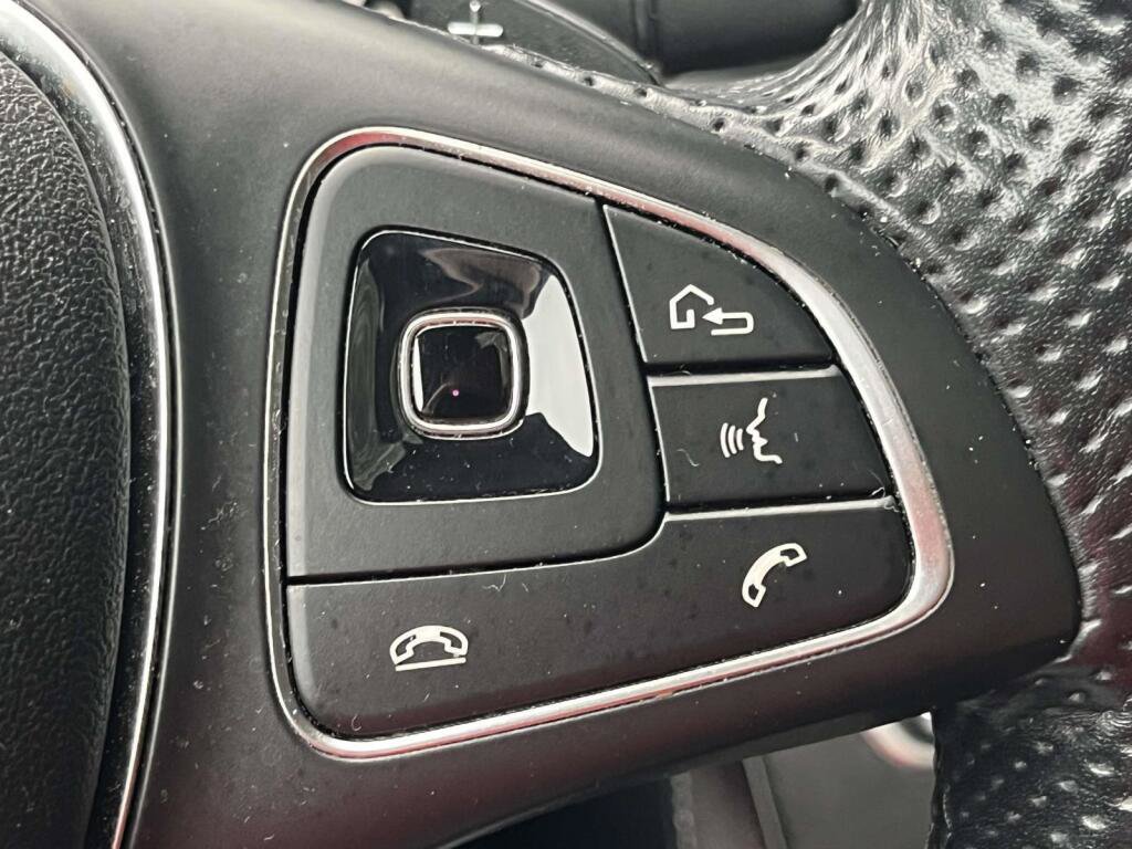 Certified 2018 Mercedes-Benz E 300 4MATIC image 32