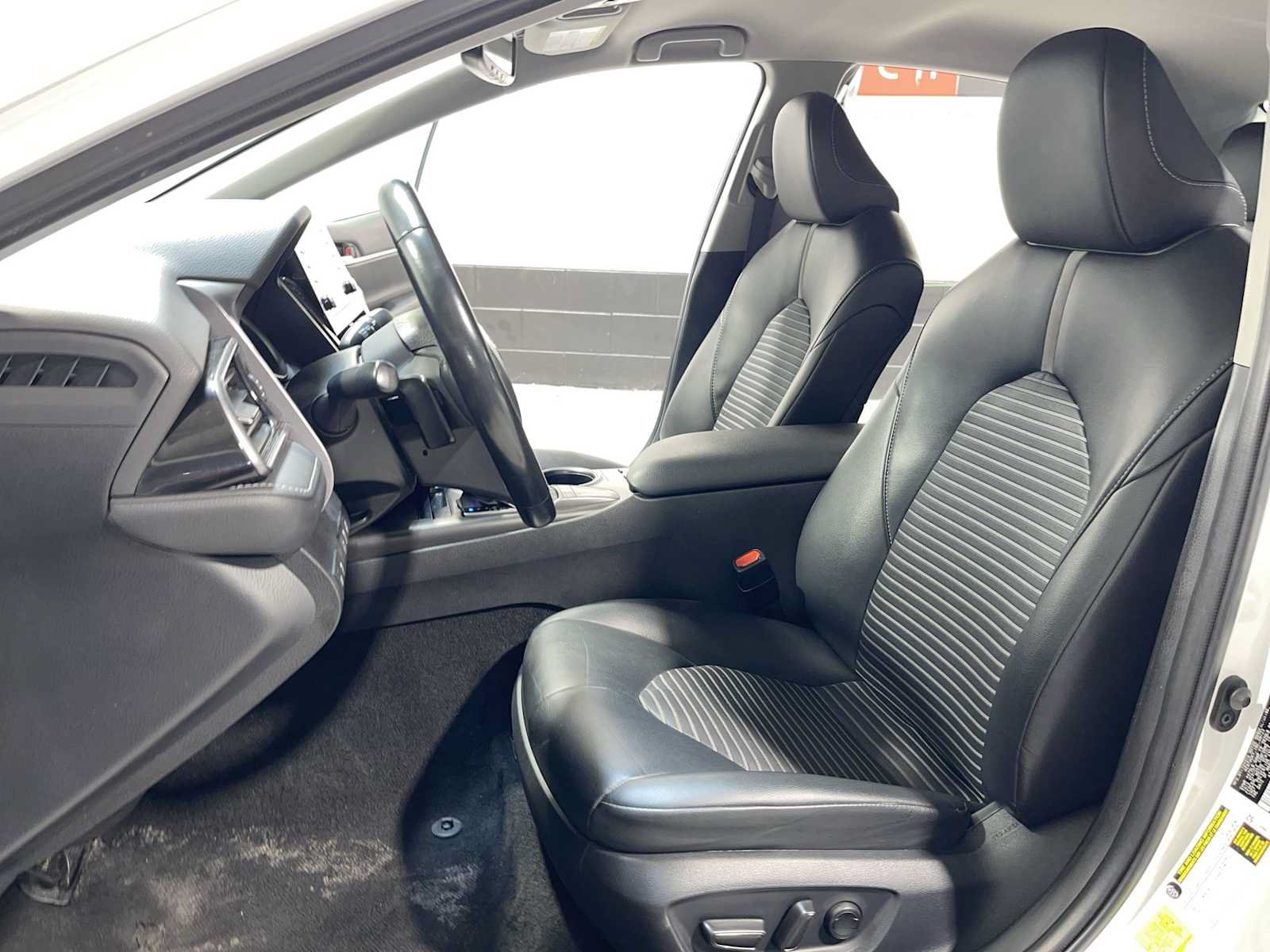 Used 2024 Toyota Camry SE w/ Cold Weather Package FWD image 11