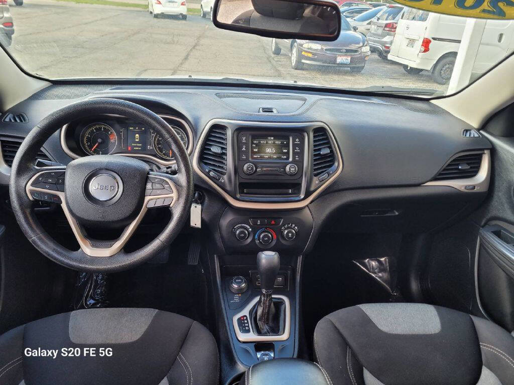 Used 2016 Jeep Cherokee Sport image 13