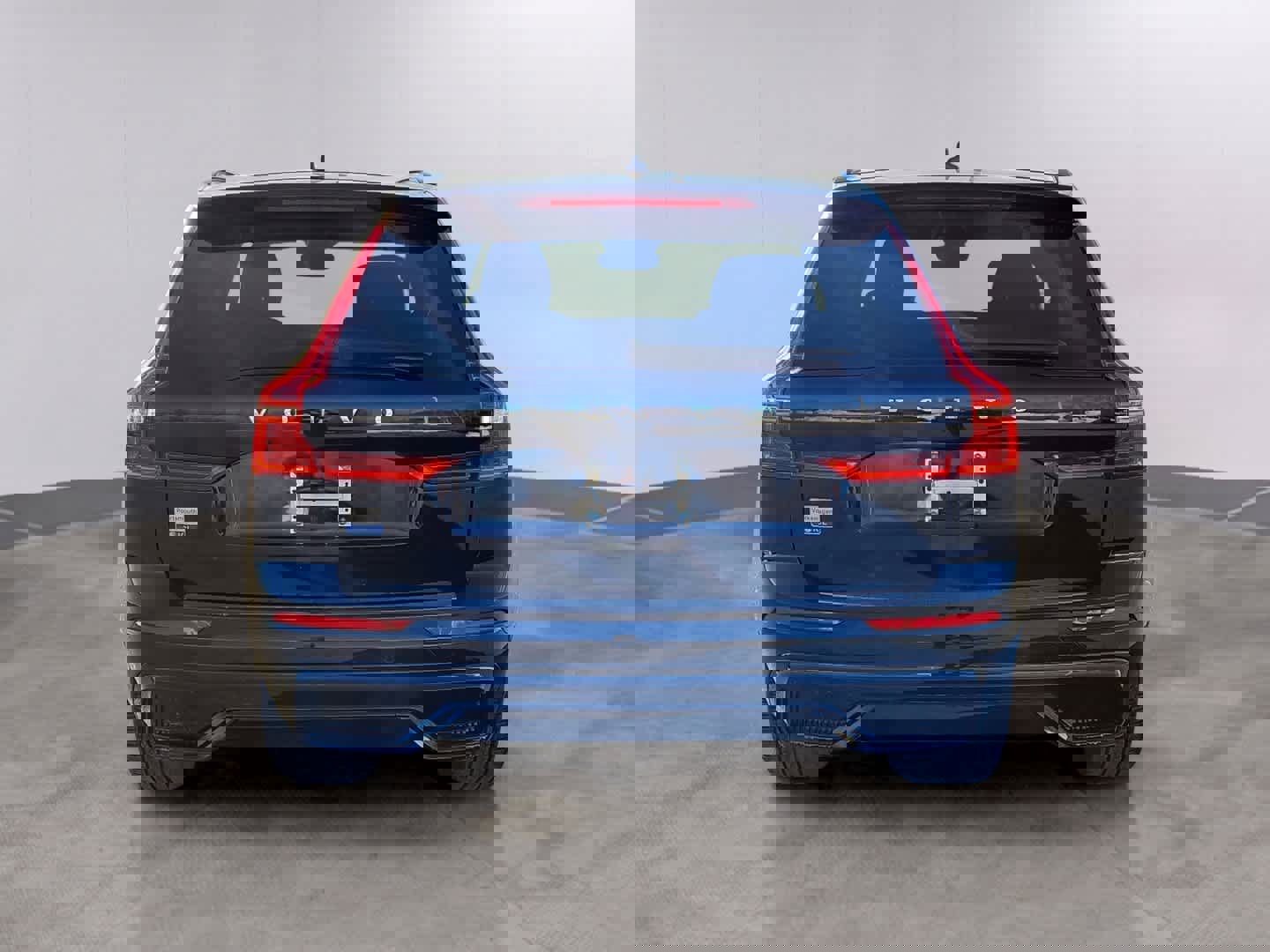 Used 2024 Volvo XC60 B5 Plus image 5