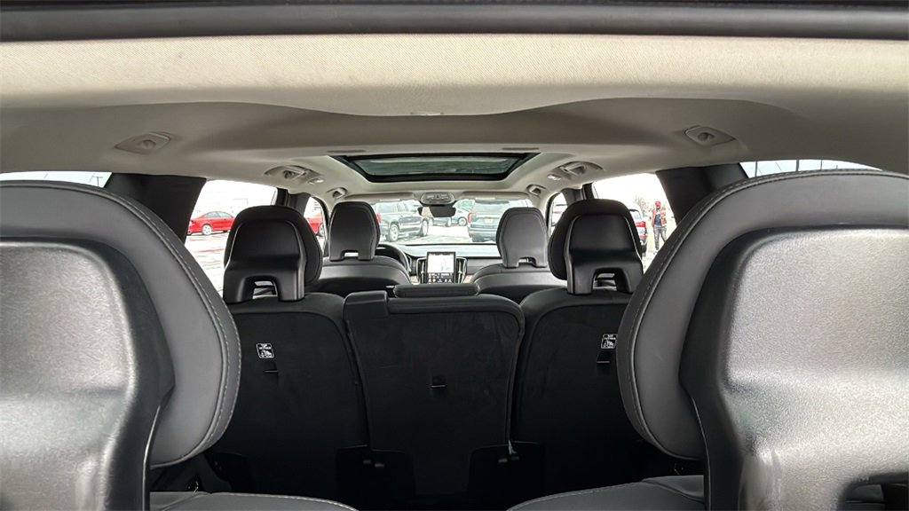 Certified 2025 Volvo XC90 B5 Plus image 29