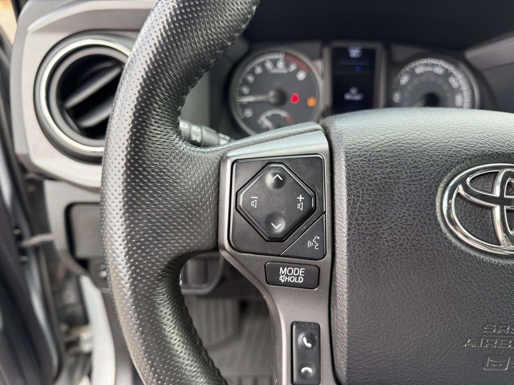 Used 2021 Toyota Tacoma TRD Off-Road image 16