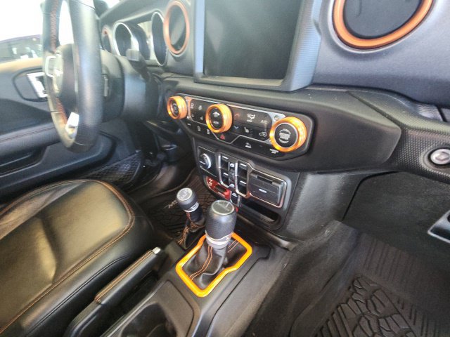 Used 2023 Jeep Gladiator Mojave w/ Cold Weather Group AWD/4WD image 17