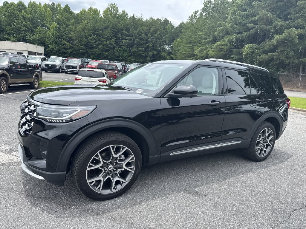 Used 2025 Ford Explorer Platinum w/ Ultimate Package AWD/4WD image 4