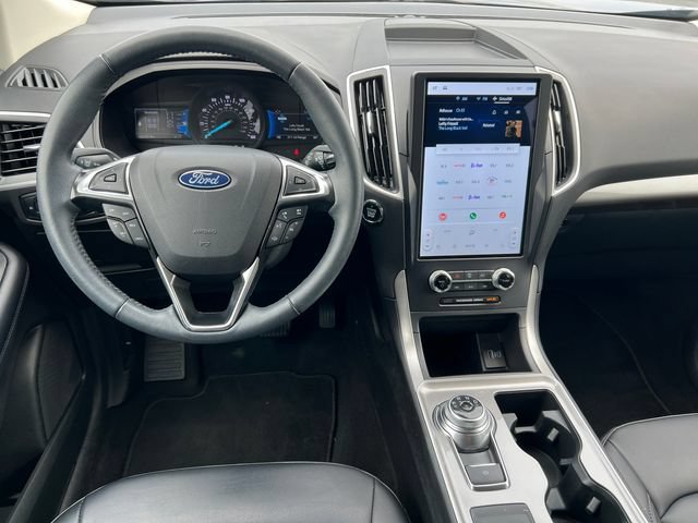 Used 2024 Ford Edge SEL w/ Convenience Package AWD/4WD image 3