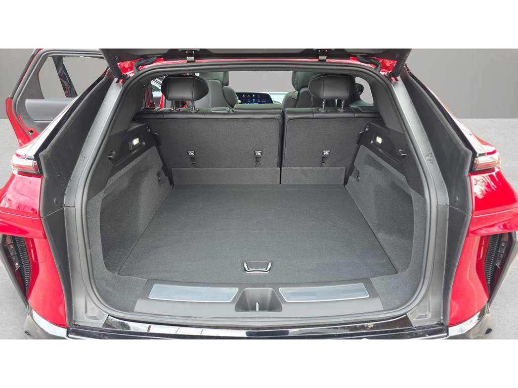 Certified 2025 Cadillac Lyriq Sport image 21