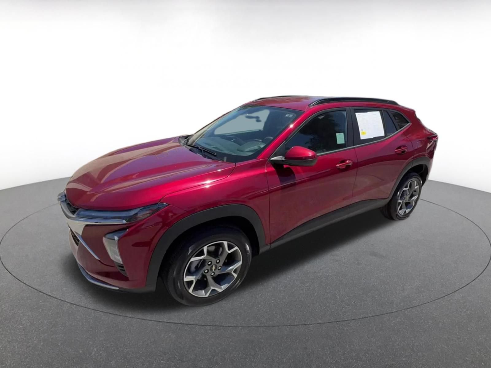 Used 2025 Chevrolet Trax LT FWD image 8