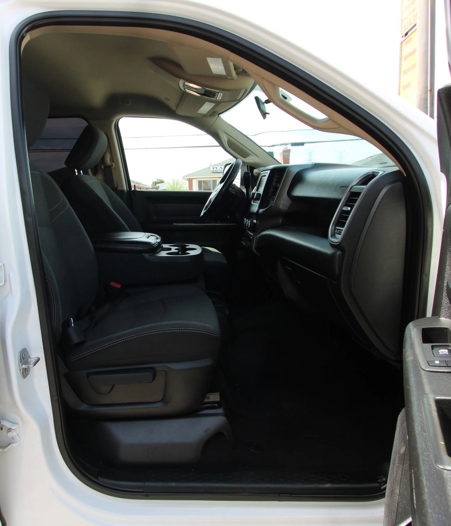 Used 2020 RAM 3500 Tradesman image 10