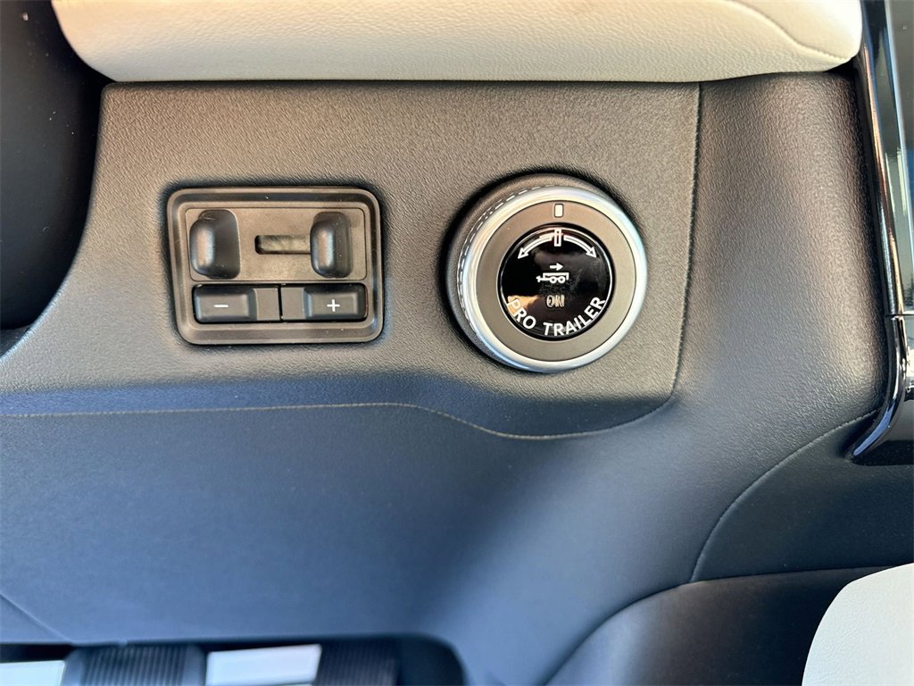 New 2025 Lincoln Navigator L Reserve image 17