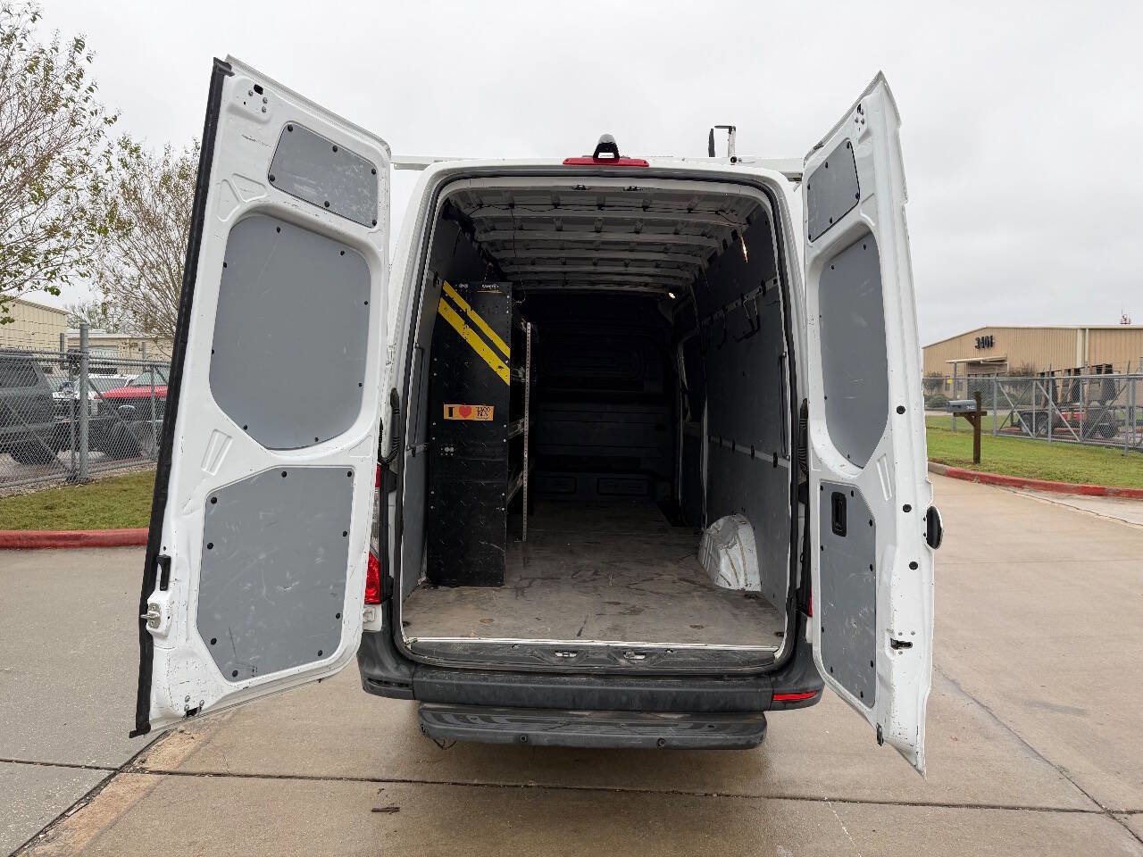 Used 2020 Freightliner Sprinter 2500 image 22