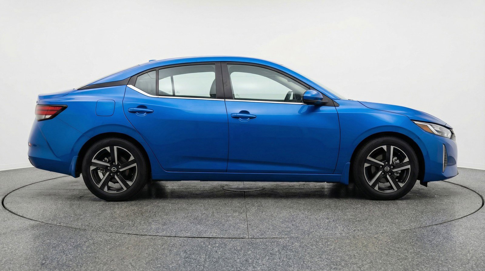 Used 2025 Nissan Sentra SV image 8