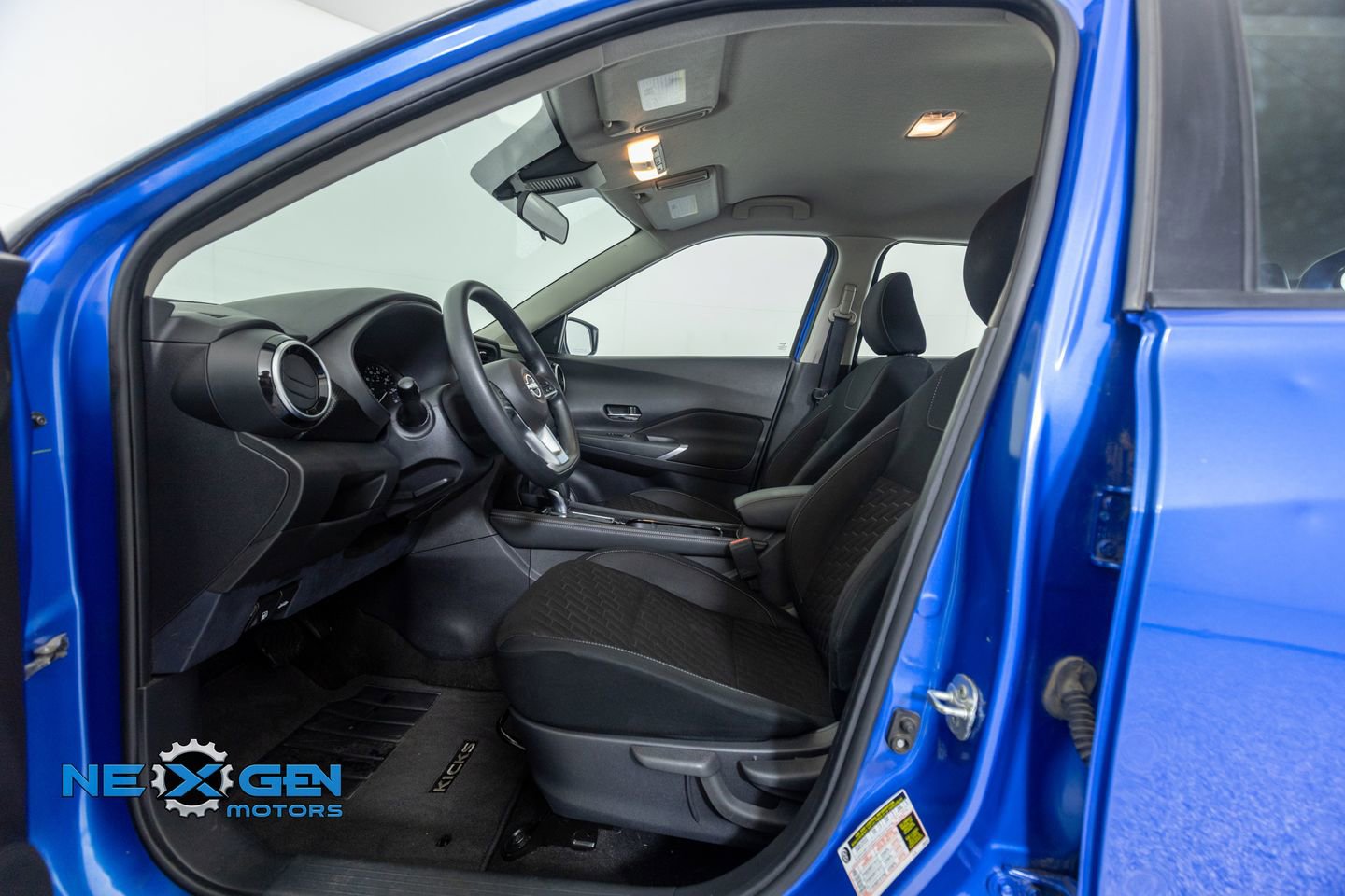 Used 2022 Nissan Kicks SV FWD image 11