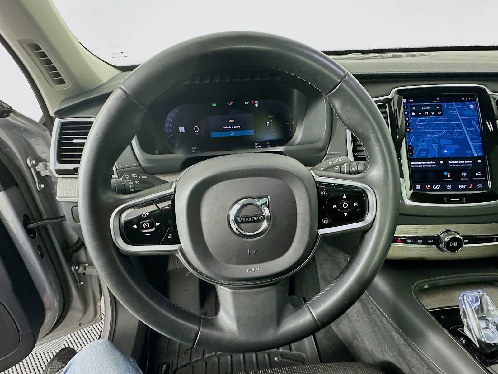 Used 2023 Volvo XC90 T8 Ultimate AWD/4WD image 11