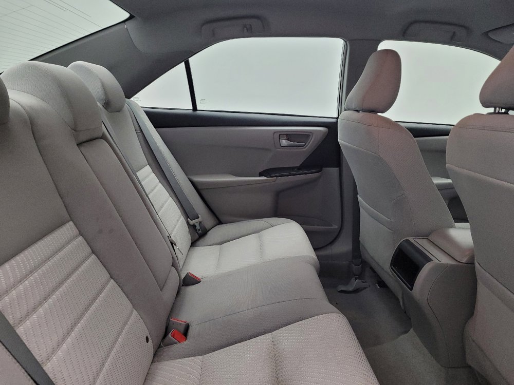 Used 2015 Toyota Camry LE image 19