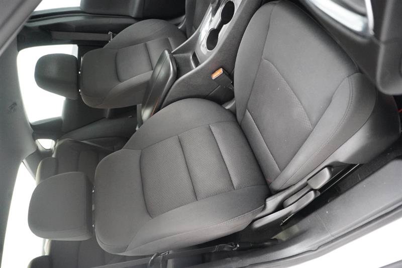 Used 2021 Chevrolet Malibu LT FWD image 9