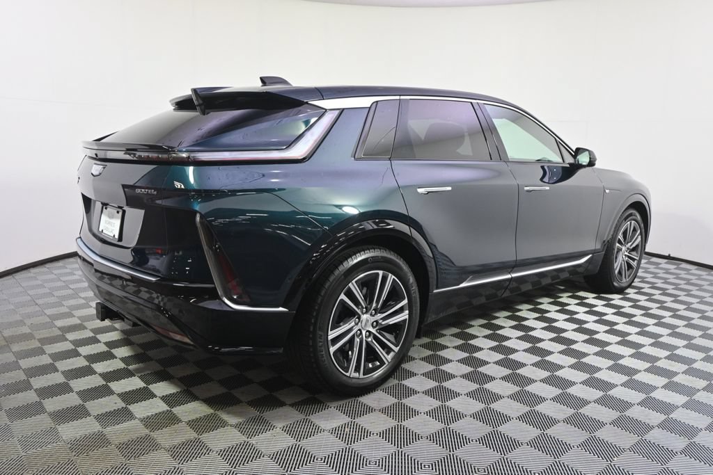 New 2026 Cadillac Lyriq Premium Luxury w/ LPO, Floor Liner Package AWD/4WD image 7