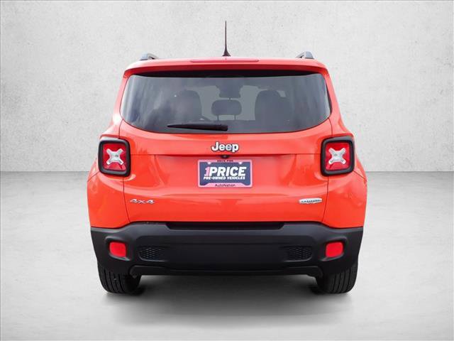 Used 2017 Jeep Renegade Latitude w/ Cold Weather Group image 3