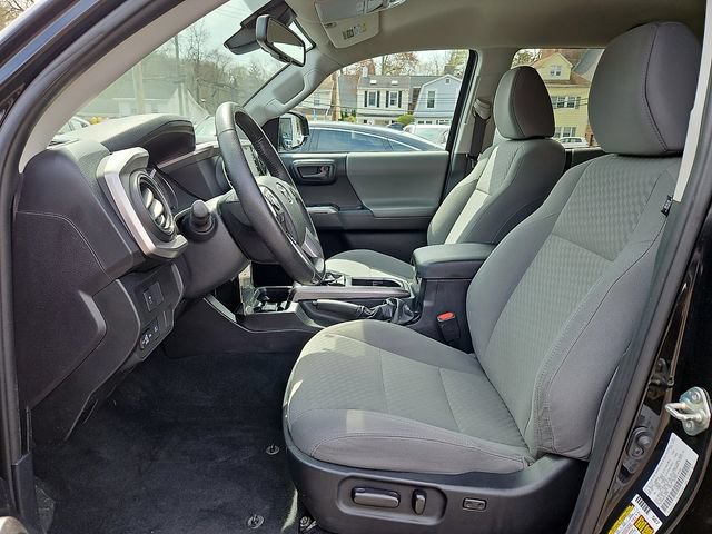 Used 2021 Toyota Tacoma SR5 AWD/4WD image 13