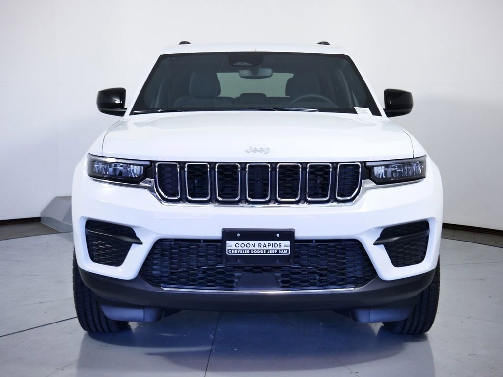 Certified 2024 Jeep Grand Cherokee Laredo w/ Luxury Tech Group I image 4