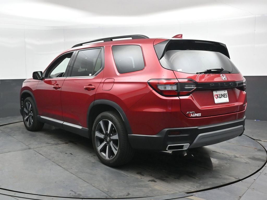 Used 2024 Honda Pilot Touring image 9
