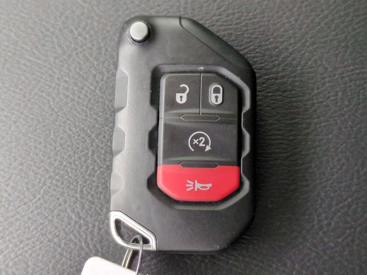 Used 2025 Jeep Wrangler Unlimited Sahara AWD/4WD image 34